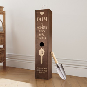 Skrzynka na drzewko z grawerem na parapetówkę - Wasza historia