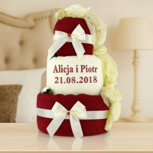 Tort z ręczników z haftem imion - Królewski Tort