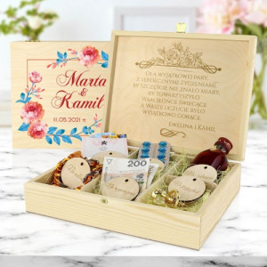 Drewniana skrzynka na upominki dla Nowożeńców - Kolorowe Kwiaty