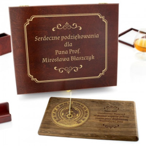 Elegancki zegar słoneczny w skrzynce z grawerem dla promotora - Pamięć