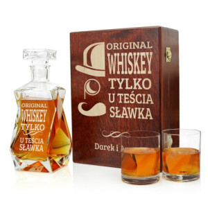 Karafka z grawerem i szklankami w skrzynce dla teścia - Whiskey