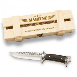 Nóż z grawerem imienia w skrzynce dla żołnierza - Patriotyzm