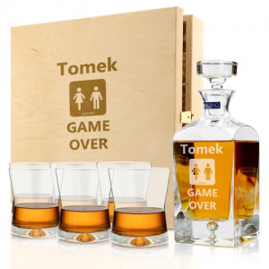 Karafka ze szklankami na wieczór kawalerski - Game over
