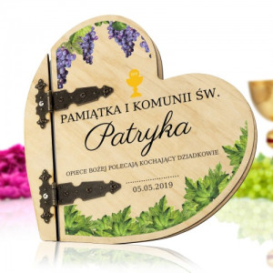 Drewniany album serce z nadrukiem na komunię - Bożej Opiece