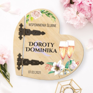 Drewniany album serce z nadrukiem  - Dzień naszego ślubu