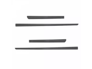 Protectores laterales negros para el coche Volkswagen Golf VIII Hatchback (2019-....) - longitud de los protectores: 1034 mm; 645 mm