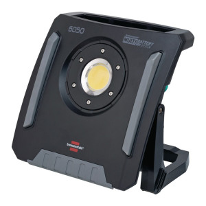 Reflektor hybrydowy LED 6050 MH 61,6 W 6200 lm 5 m H07RN-F 2X1,0 18 V IP65 BRENNENSTUHL