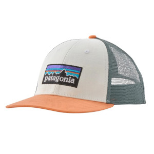 Czapka PATAGONIA P-6 Logo LoPro Trucker Hat white w/peach sherbet