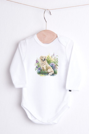 Body niemowlęce golden retriever w kwiatach