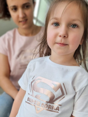 Koszulka z nadrukiem super córka