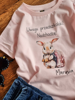 Koszulka dziecięca z króliczkiem Uwaga przedszkolaki!