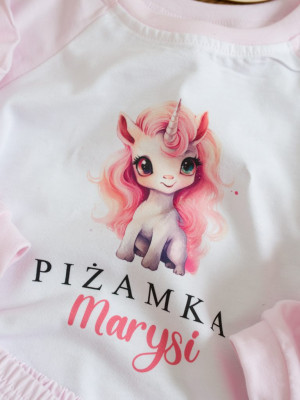 Piżama dziecięca z nadrukiem różowego jednorożca