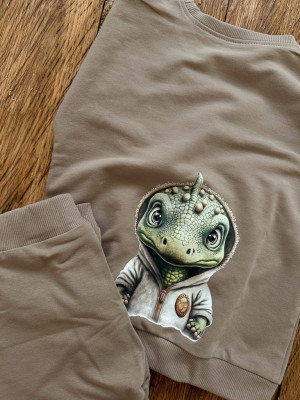 Kawowy komplet dresowy z nadrukiem dinozaura na plecach bluza + spodnie