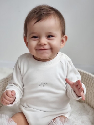 Body z minimalistycznym imieniem z naszywką little bunny