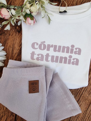 Koszulka dziecięca z liliowym nadrukiem córunia tatunia