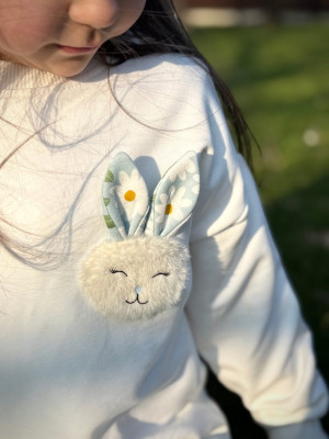 Bluza dziecięca buzia króliczka z uszkami błękitne stokrotki