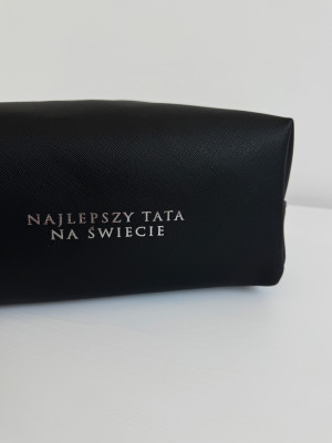 Czarna kosmetyczka z nadrukiem najlepszy tata na świecie