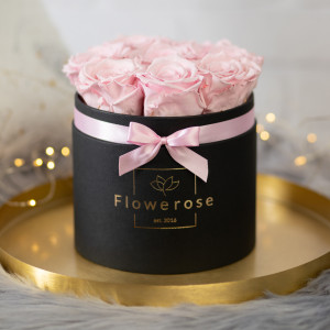 Różowe wieczne róże czarny flowerbox CLASSIC M