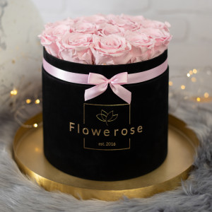 Różowe wieczne róże czarny flowerbox VELVET L