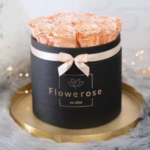 Brzoskwiniowe wieczne róże czarny flowerbox CLASSIC L