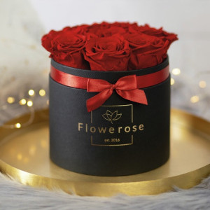 Czerwone wieczne róże czarny flowerbox CLASSIC M