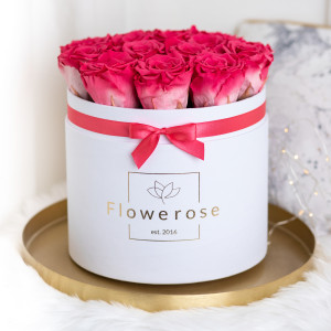 Koralowe wieczne róże biały flowerbox CLASSIC L
