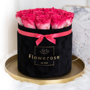 Koralowe wieczne róże czarny flowerbox VELVET L