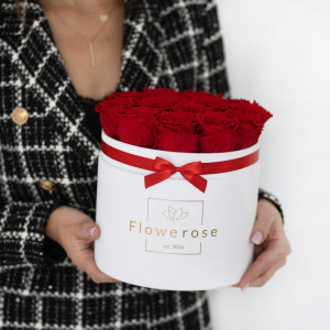 Czerwone wieczne róże biały flowerbox VELVET L