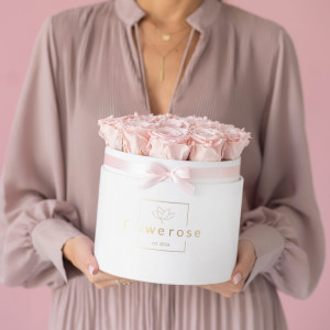 Różowe wieczne róże biały flowerbox VELVET L