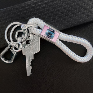 Personalisierter Schlaufenschlüsselanhänger Weiß mit deinem Automodell in Größe M Rosa Schlangenleder!