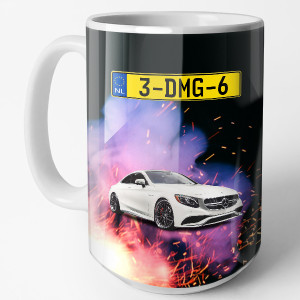 Gepersonaliseerde mok M vuur met uw automodel en kenteken! Probeer nu de preview!