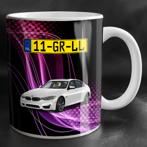 Gepersonaliseerde mok- M paars/blauw stof met uw automodel en kenteken! Probeer nu de preview!