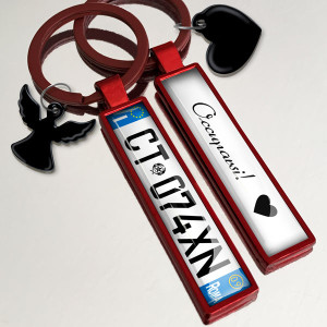 Portachiavi Portafortuna Personalizzato: Un Regalo per un'Amica Speciale - Talismano con Targa della Tua Macchina. Create il vostro talismano!