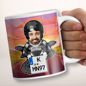 Personalisierte Tasse Motorradfahrer Comic mit Kennzeichen – Tasse Comic Motorrad – Einzigartiges Geschenk für Motorradfahrer – Jetzt personalisieren!