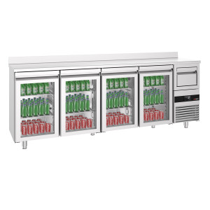 GGM Gastro Bar- & Getränkekühltisch PREMIUM - 2690x600mm - mit 4 Glastüren, Aufkantung & Ausklopfer für Kaffee Zilver