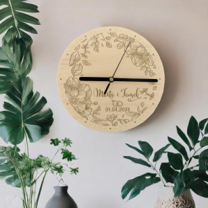 Zegar ścienny drewniany z grawerem na ślub - personalizowane obrączki
