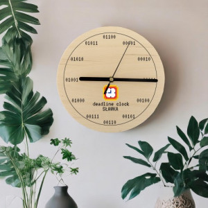 Zegar ścienny drewniany dla informatyka z nadrukiem Deadline – personalizowany prezent