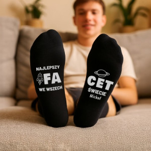 Śmieszne czarne skarpetki męskie z nadrukiem personalizowanym – prezent dla faceta