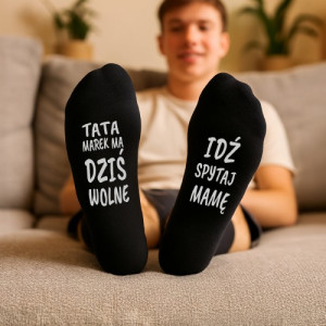 Skarpetki męskie dla taty czarne z zabawnym nadrukiem „Dzień wolny”