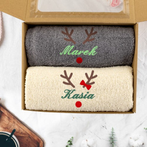 Świąteczny komplet ręczników z haftem dla pary 50x100 cm - personalizowany prezent Otuleni
