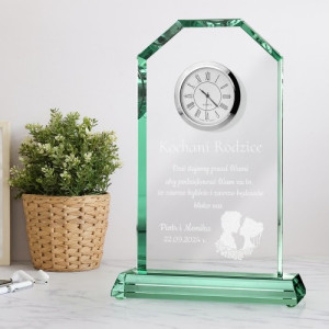 Statuetka szklana z grawerem dla rodziców z zegarem – personalizowany prezent na ważny dzień