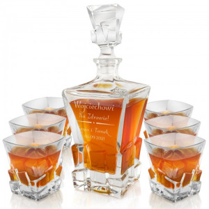 Grawerowany zestaw do whisky Bohemia Crack 7 el. – karafka 900 ml i 6 szklanek na prezent „Na zdrowie”