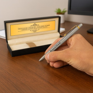 Parker Jotter GT z grawerem w eleganckim etui – personalizowany prezent dla szefa