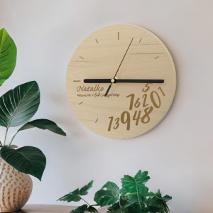 Personalizowany zegar ścienny z drewna z grawerem dla niej - Spóźniona