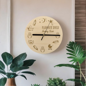 Zegar ścienny drewniany z grawerem dla mamy – personalizowany planner dnia na baby shower