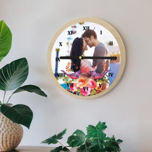 Personalizowany zegar ścienny ze zdjęciem dla pary na prezent - Zakochane Skowronki