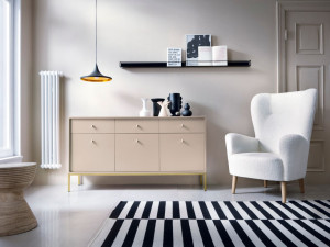 Kommode mit Türen sowie Schubladen mit Golden Metallbeinen Amor Beige