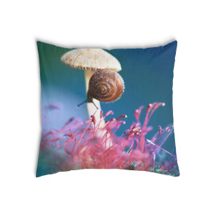 Oreiller Avec un champignon et un escargot
