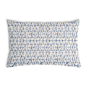Oreiller Blanche avec de délicates formes bleues