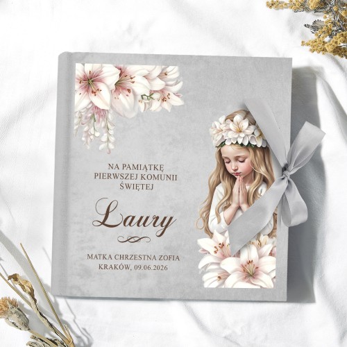 Album na zdjęcia welurowy z nadrukiem na komunię dla dziewczynki - Białe lilie